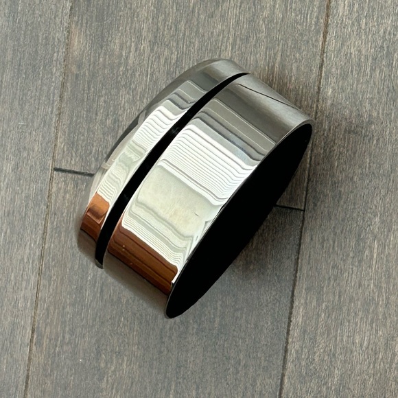 INDIGO Photo Jewellery Box, Silver with Black Velvet and Mint Border, Round - Picture 7 of 9